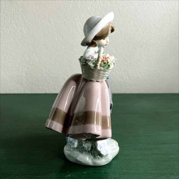 Vtg Lladro Figurine “Linda Con Cesta” #5221 Girl w/ Basket – Retired, Boxed EUC - Picture 6 of 12